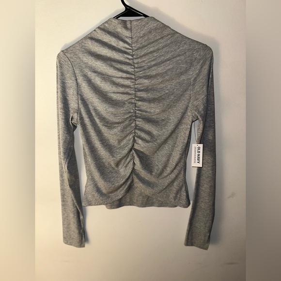 Old Navy Ultralite Go-Dry Long Sleeve Lightweight Top Size small NWT - Picture 9 of 11